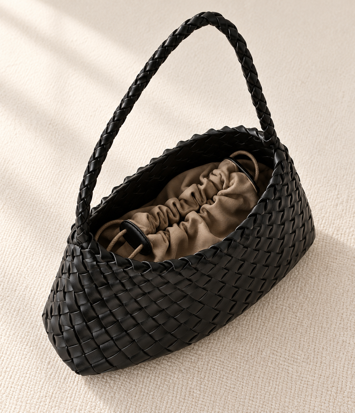 BAMBOO-INSPIRED HOBO SHOULDER BAG BLACK