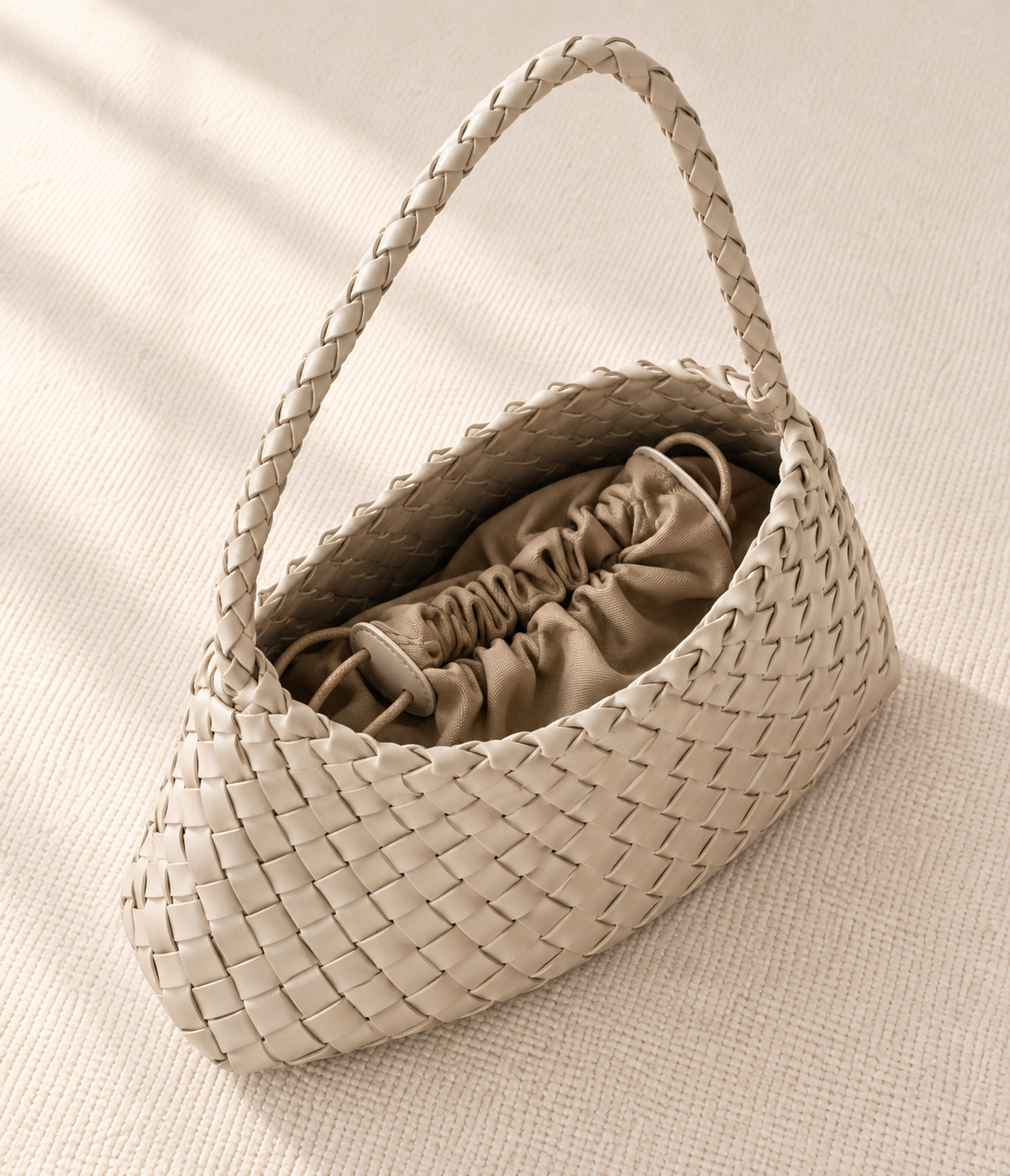 BAMBOO-INSPIRED HOBO SHOULDER BAG BLACK