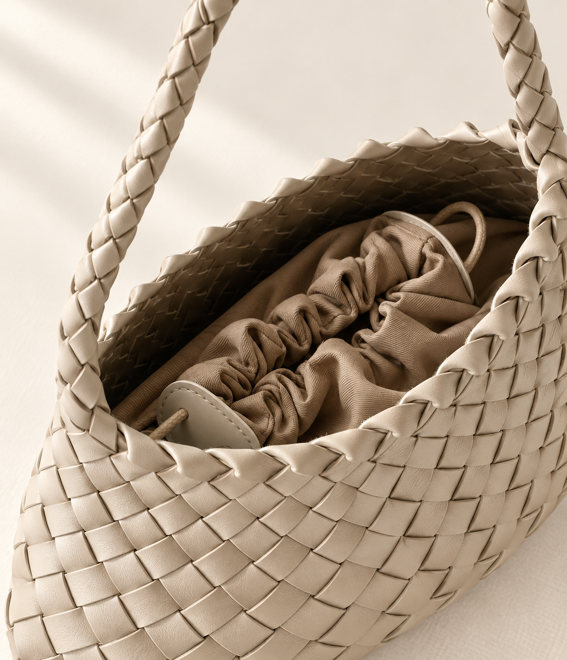 BAMBOO-INSPIRED HOBO SHOULDER BAG BLACK