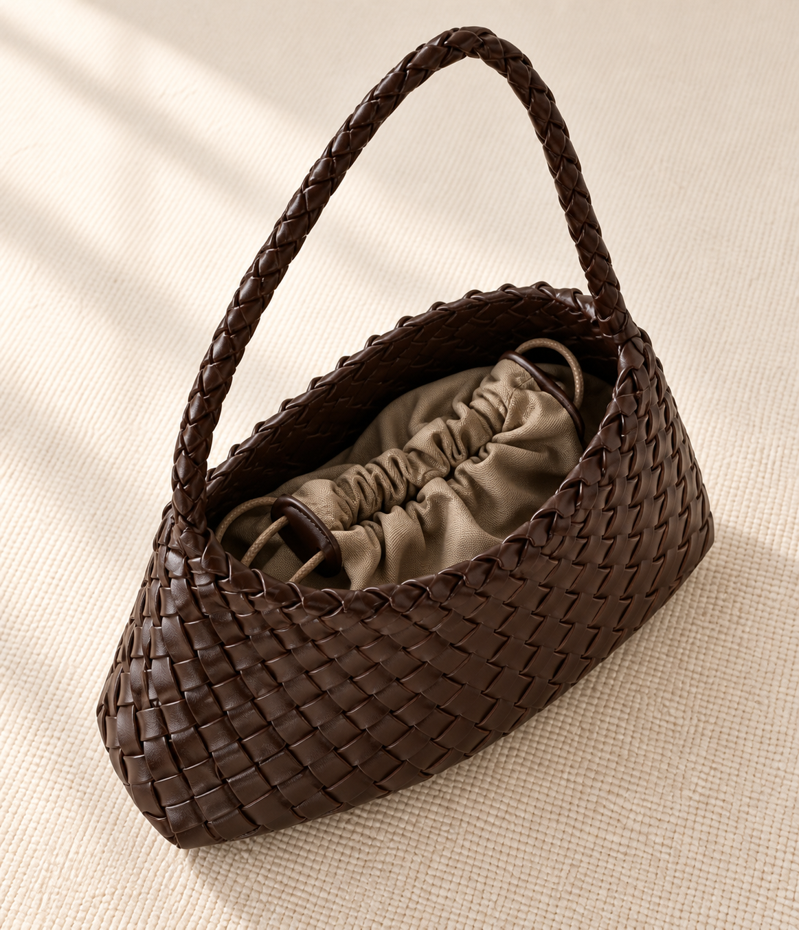 BAMBOO-INSPIRED HOBO SHOULDER BAG BLACK