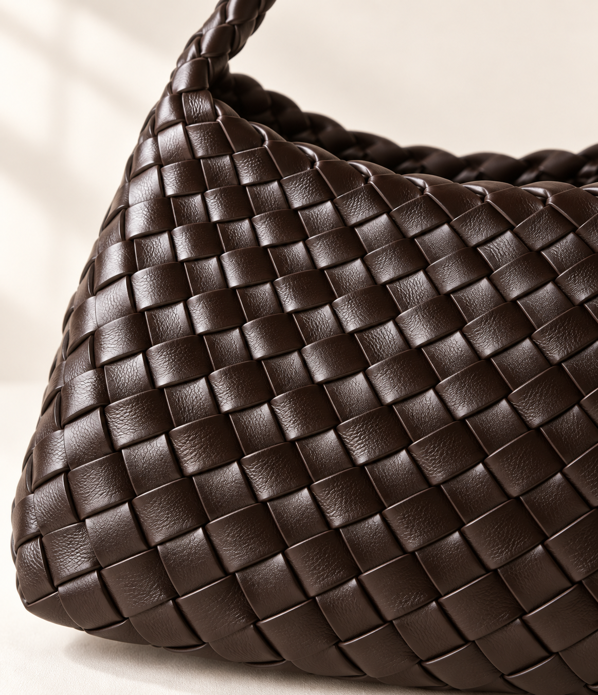 BAMBOO-INSPIRED HOBO SHOULDER BAG BLACK